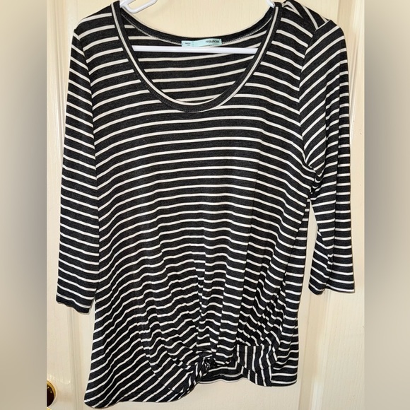 24/7 Maurices 3/4 sleeve stripe knit top tee shirt off white gray knot hem L - Picture 4 of 5